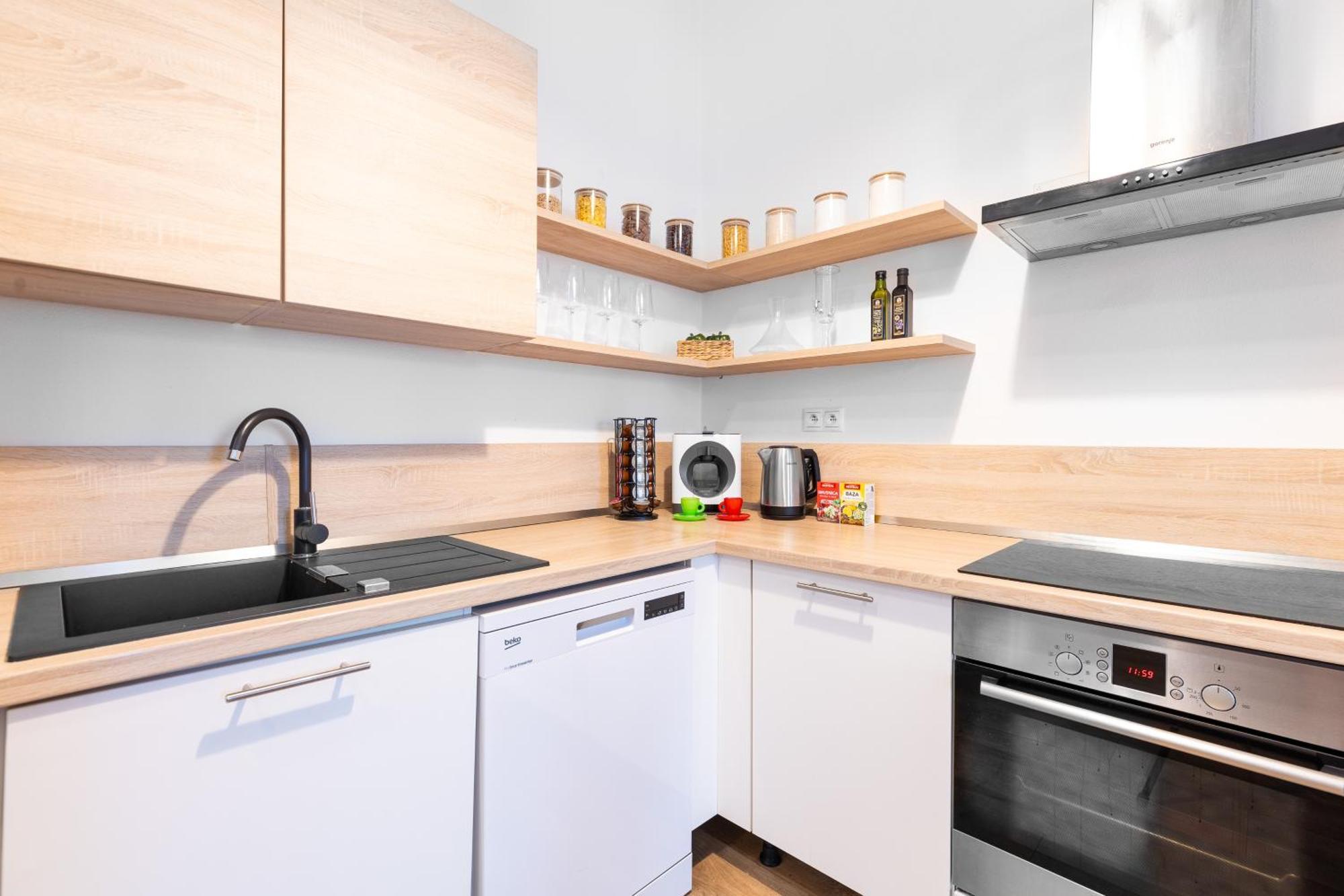 Skackava - Beautiful New Apartment In Direct Centrum, 24H Self Check-In بانْشكا بيشتريتْسا المظهر الخارجي الصورة